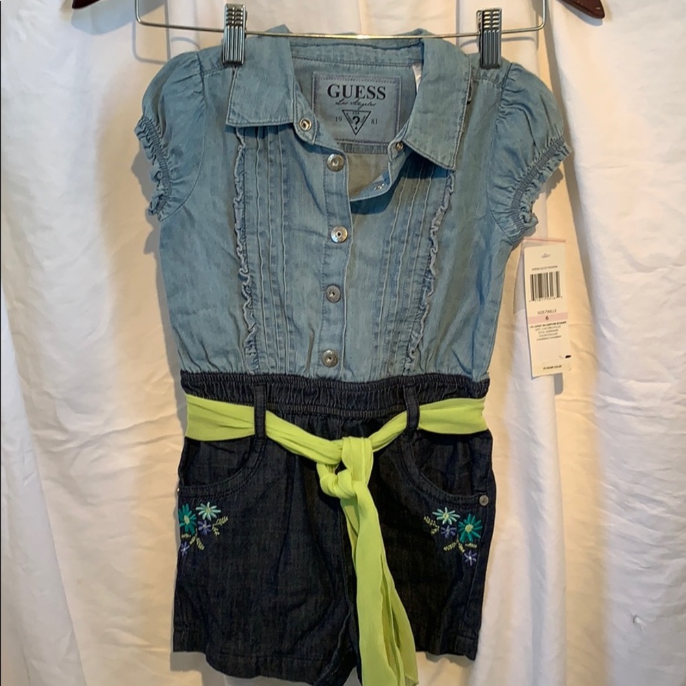 3/20 Girls BNWT Guess denim short romper size 6